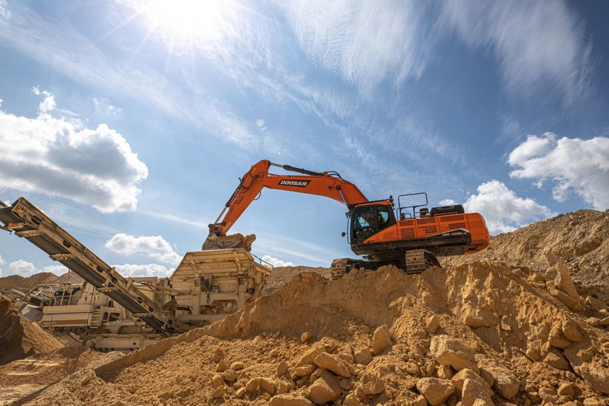 Nouvelle pelle Doosan DX420LC-7 Phase V : la plus performante de sa catégorie